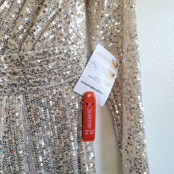 Ieena for Mac Duggal, Sequined  Long‎ Sleeve Gown, Silver, Size 4, NWT - Picture 8 of 11